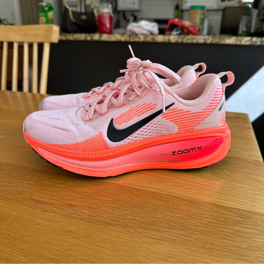 Nike Vomero 18 Running Shoes